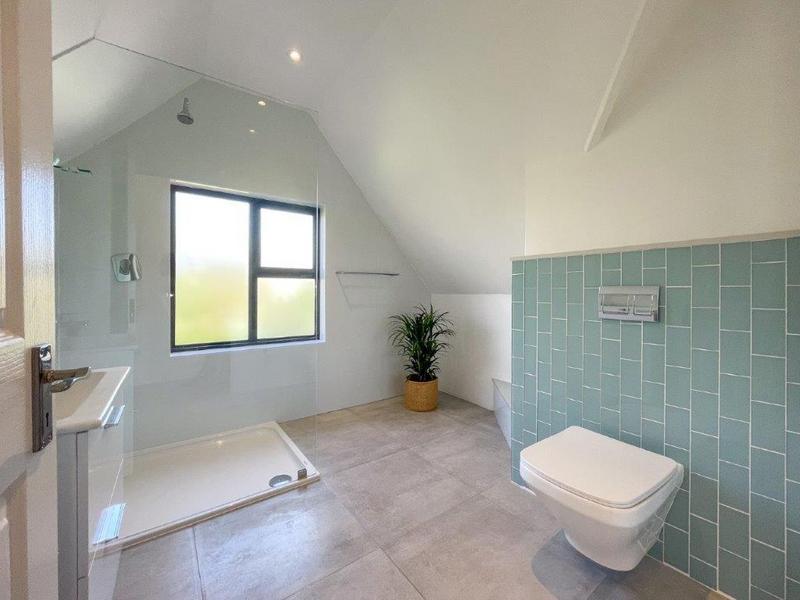 To Let 4 Bedroom Property for Rent in Hout Bay Western Cape